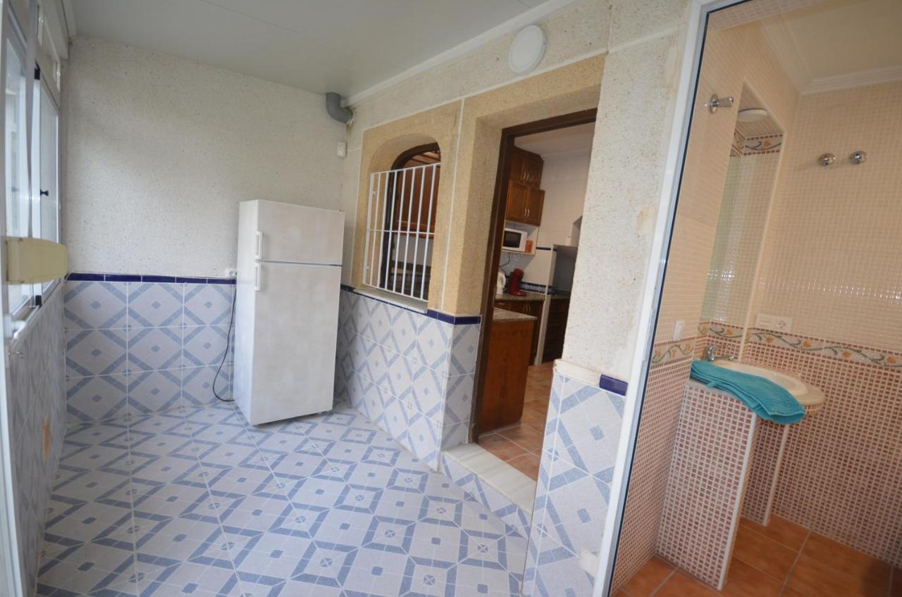 Agradable Adosado Con Piscina, Duchas Hidromasaje Villa Torrevieja Eksteriør bilde