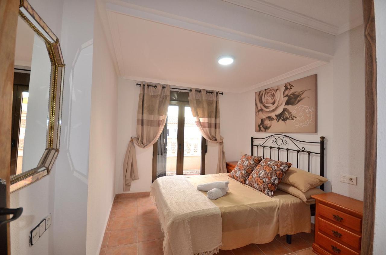 Agradable Adosado Con Piscina, Duchas Hidromasaje Villa Torrevieja Eksteriør bilde