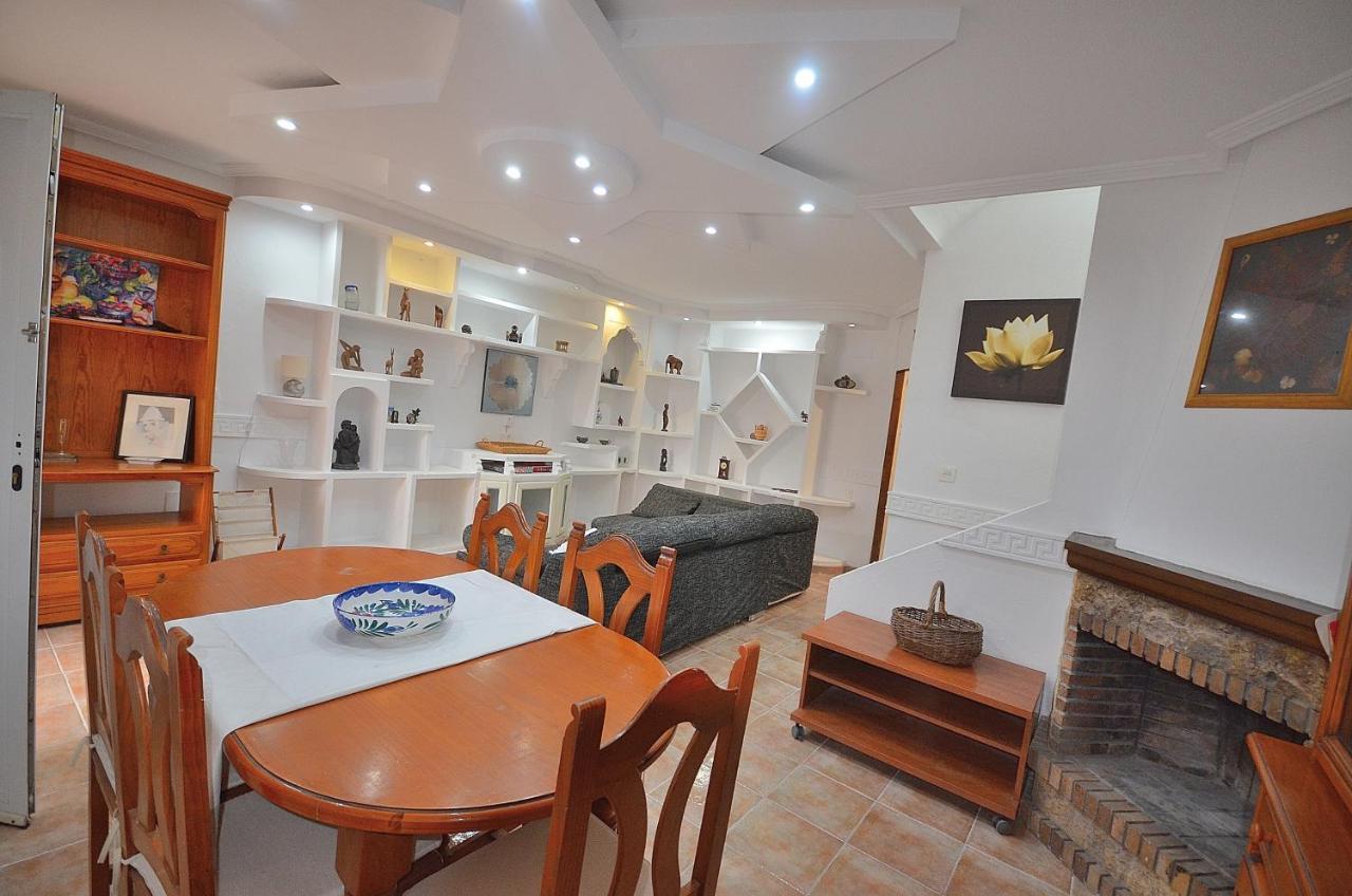 Agradable Adosado Con Piscina, Duchas Hidromasaje Villa Torrevieja Eksteriør bilde