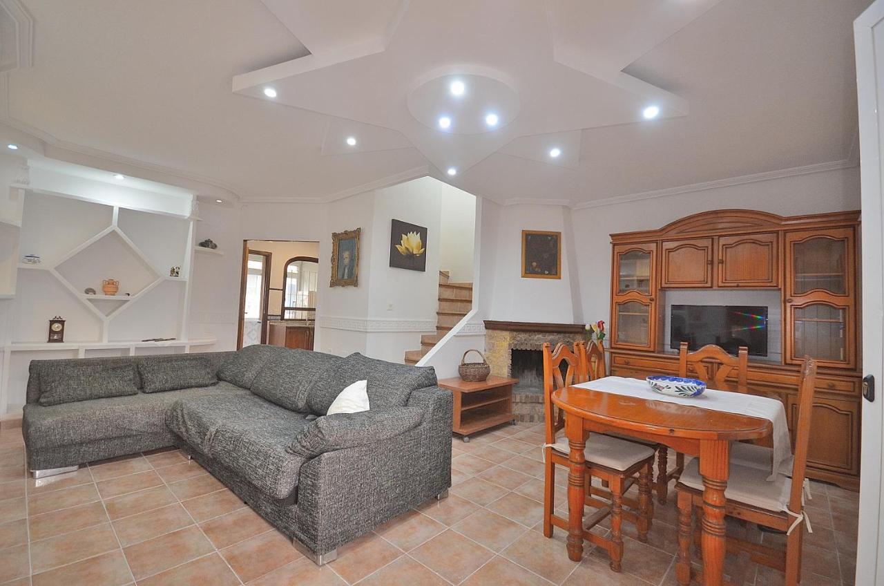 Agradable Adosado Con Piscina, Duchas Hidromasaje Villa Torrevieja Eksteriør bilde