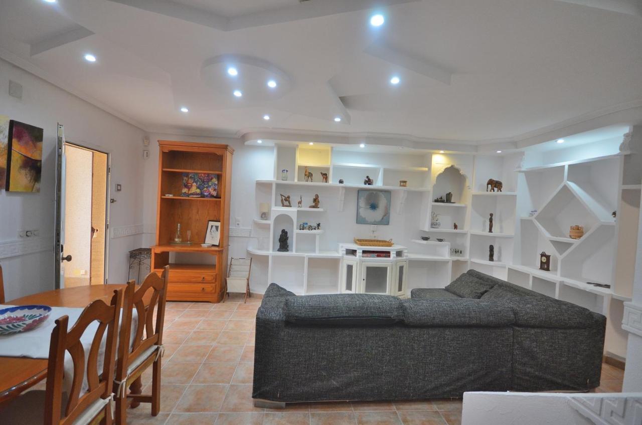 Agradable Adosado Con Piscina, Duchas Hidromasaje Villa Torrevieja Eksteriør bilde