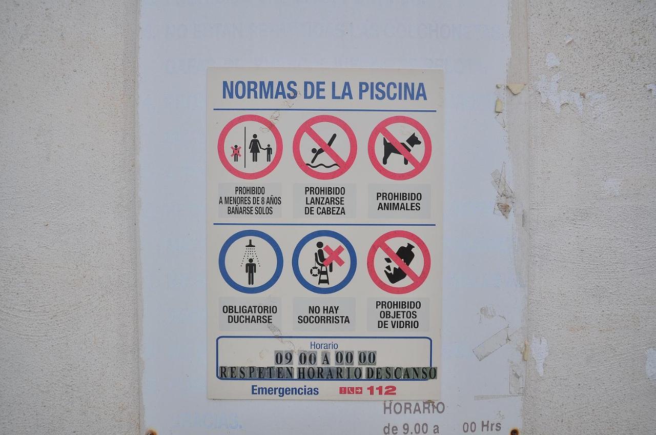 Agradable Adosado Con Piscina, Duchas Hidromasaje Villa Torrevieja Eksteriør bilde